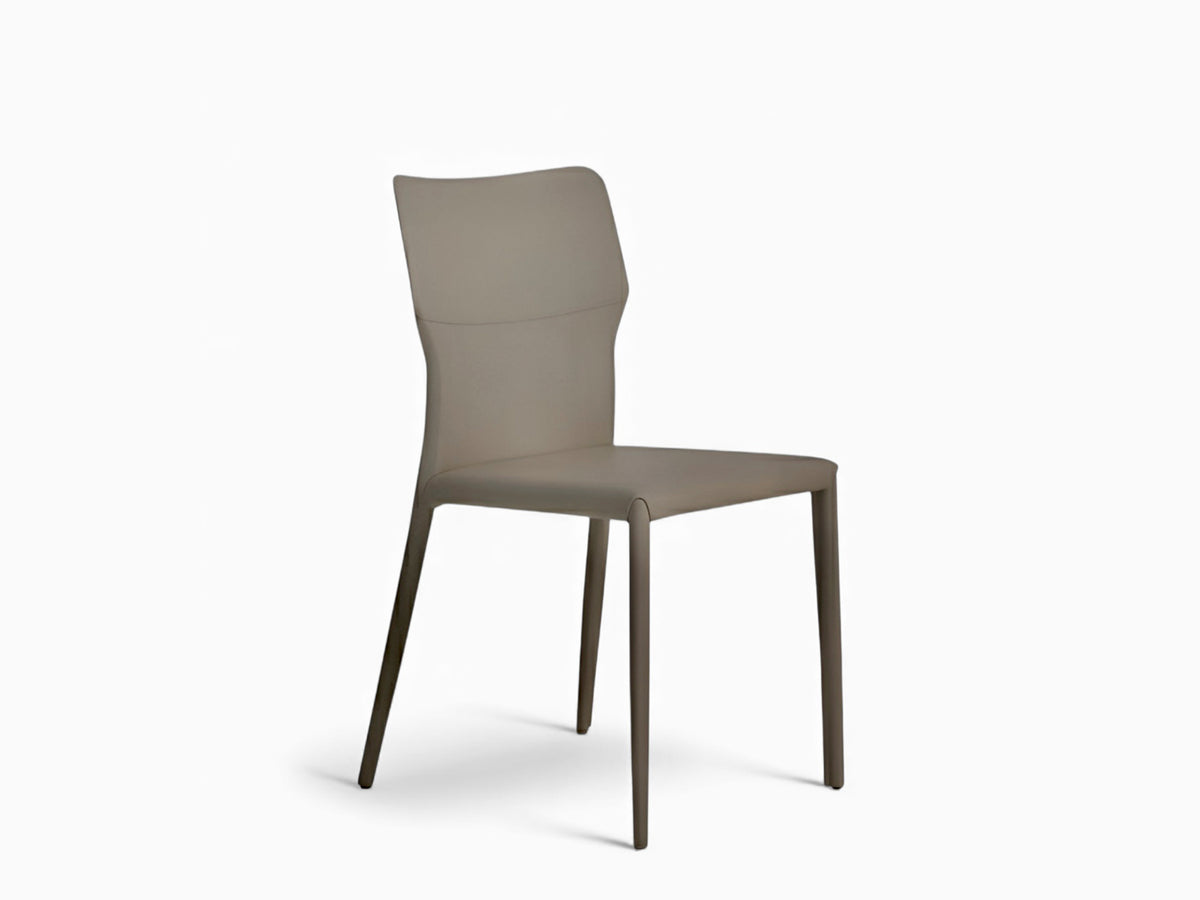 Maryl Saddle Chair