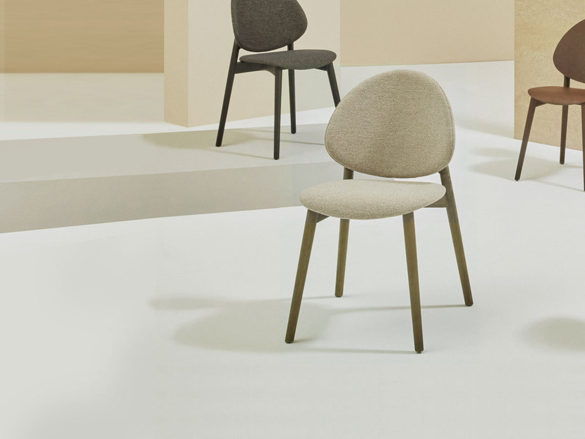 Fleuron 201 Chair